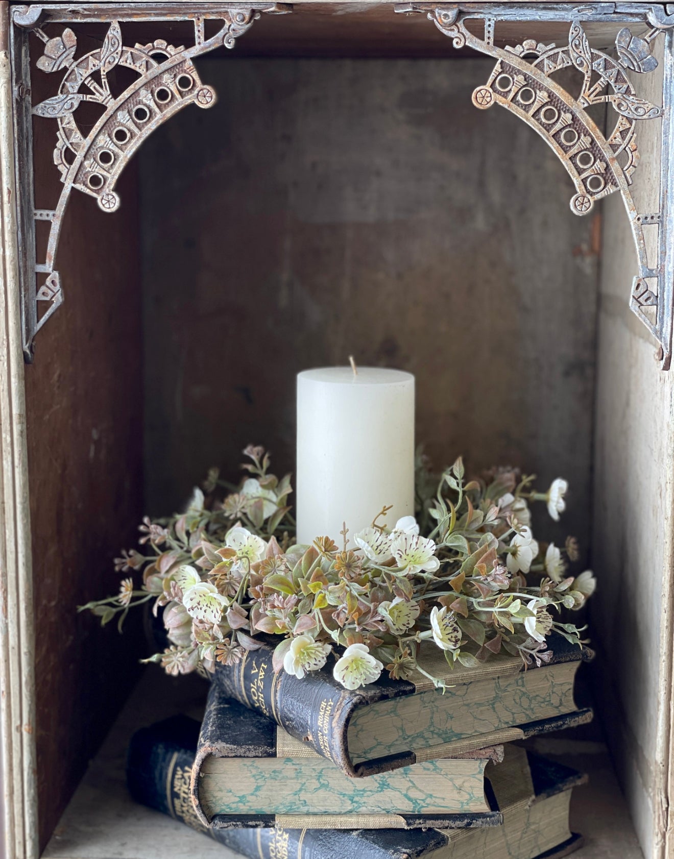Cream Julep Blooms Candle Ring