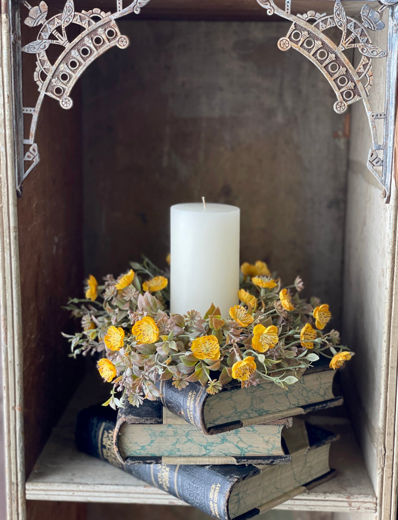 Mustard Julep Blooms Candle Ring