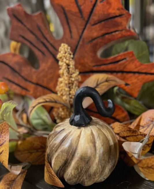 Small Natural Wooden Swirl Pumpkin